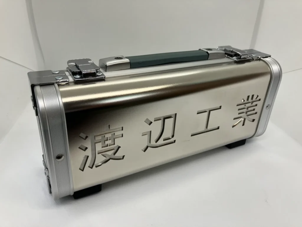 金属ケース　トランク